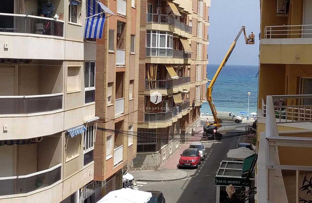 Tweedehands - Appartement / flat -
Torrevieja - Los Locos