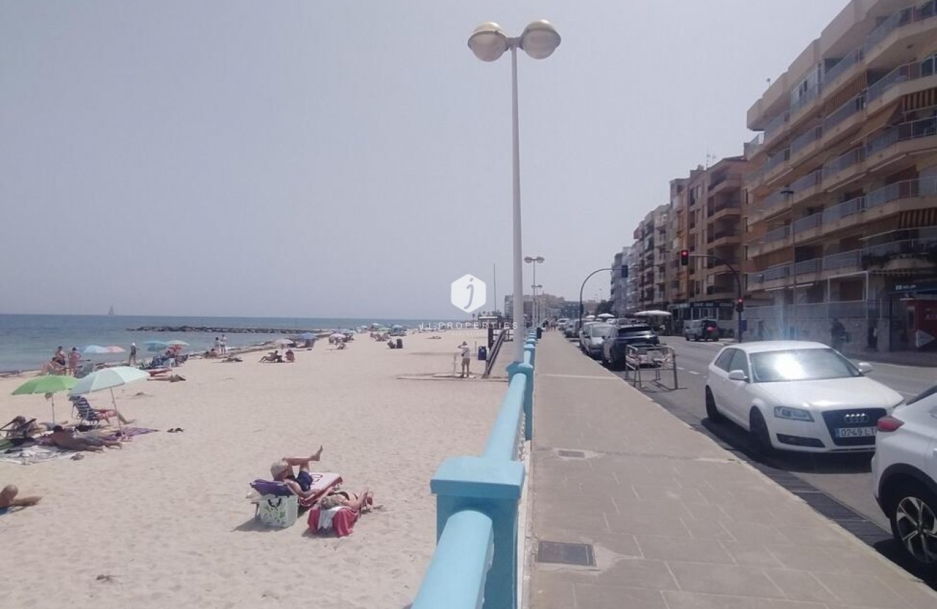 Tweedehands - Appartement / flat -
Torrevieja - Los Locos