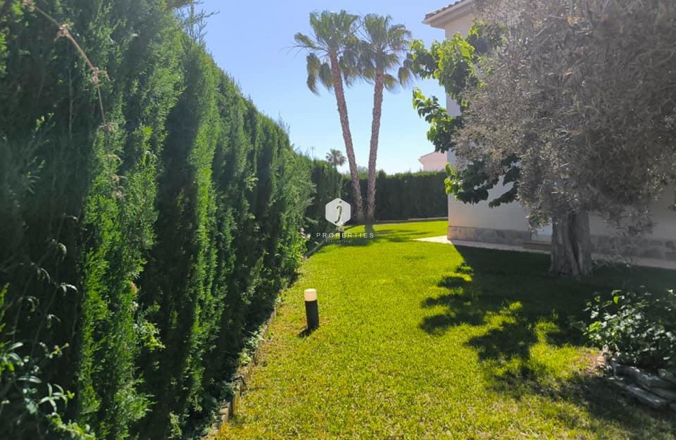 Tweedehands - Villa -
Torrevieja - La siesta