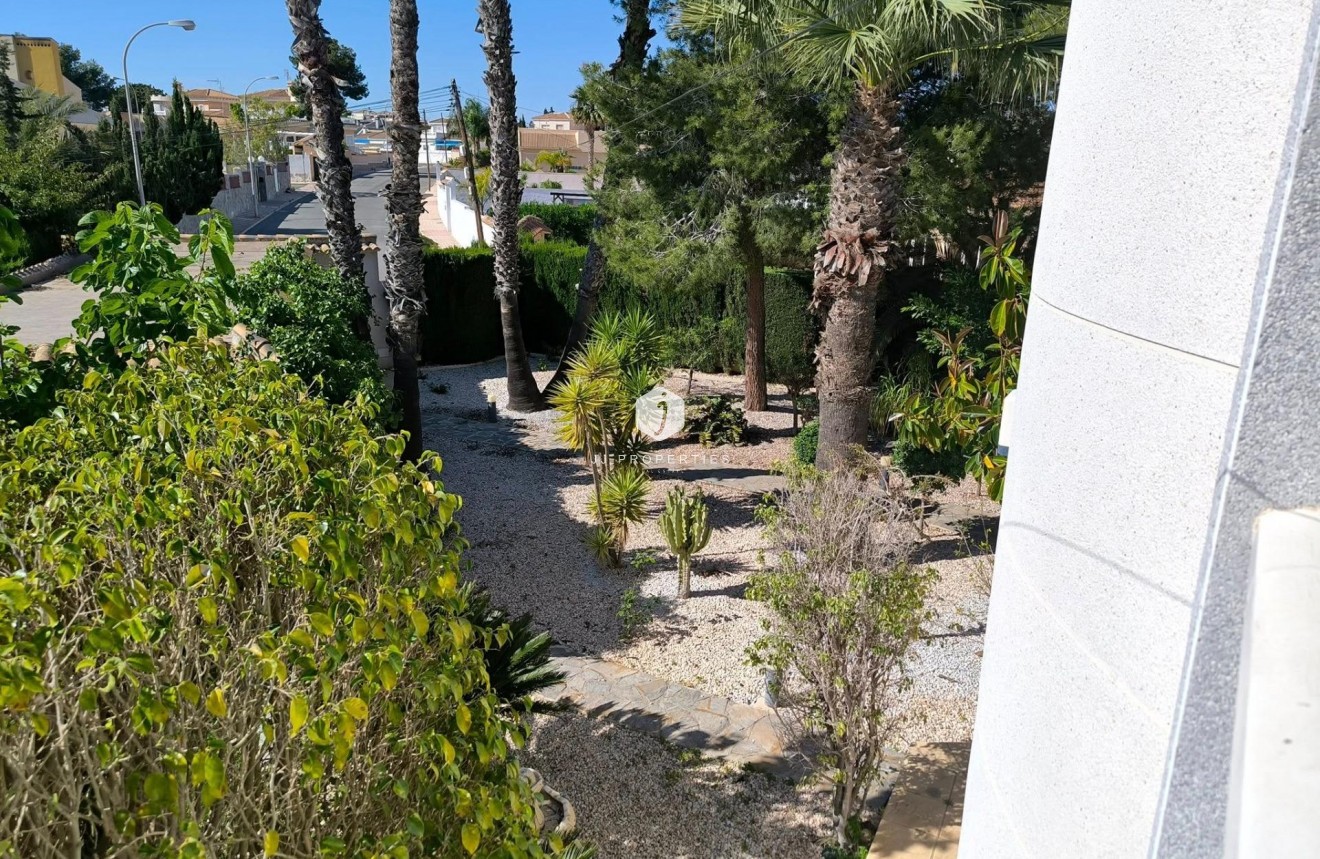 Tweedehands - Villa -
Torrevieja - La siesta