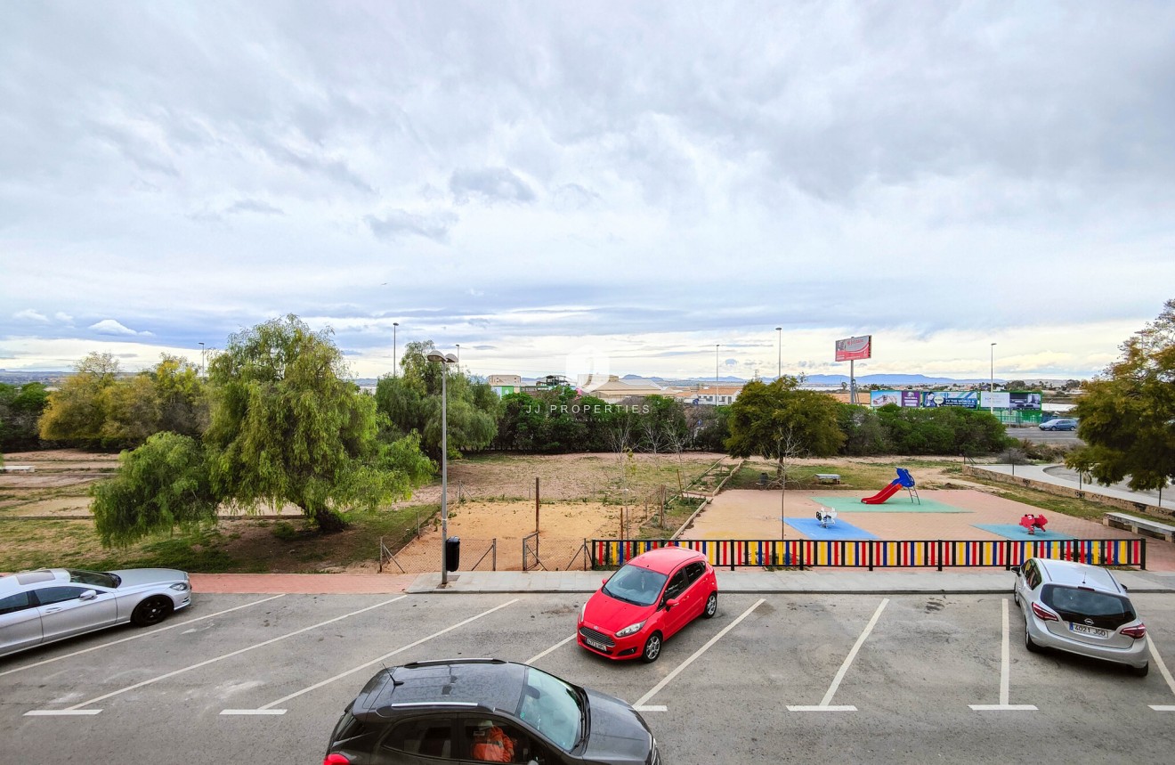 Tweedehands - Appartement / flat -
Torrevieja - Costa Blanca