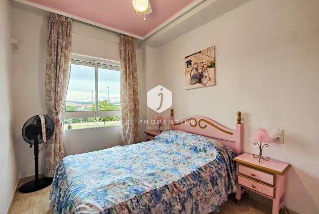 Tweedehands - Appartement / flat -
Torrevieja - Costa Blanca