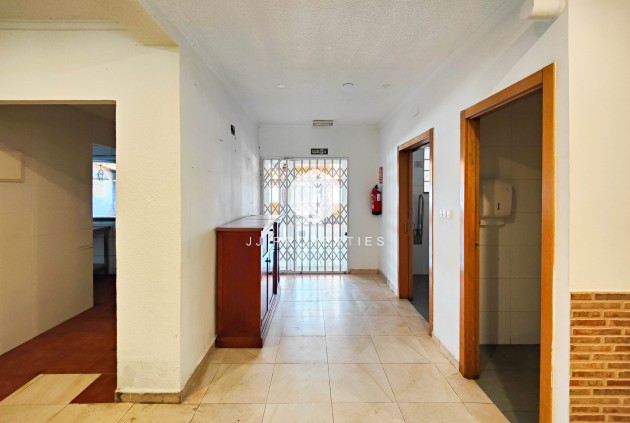 Tweedehands - Appartement / flat -
Torrevieja - Costa Blanca