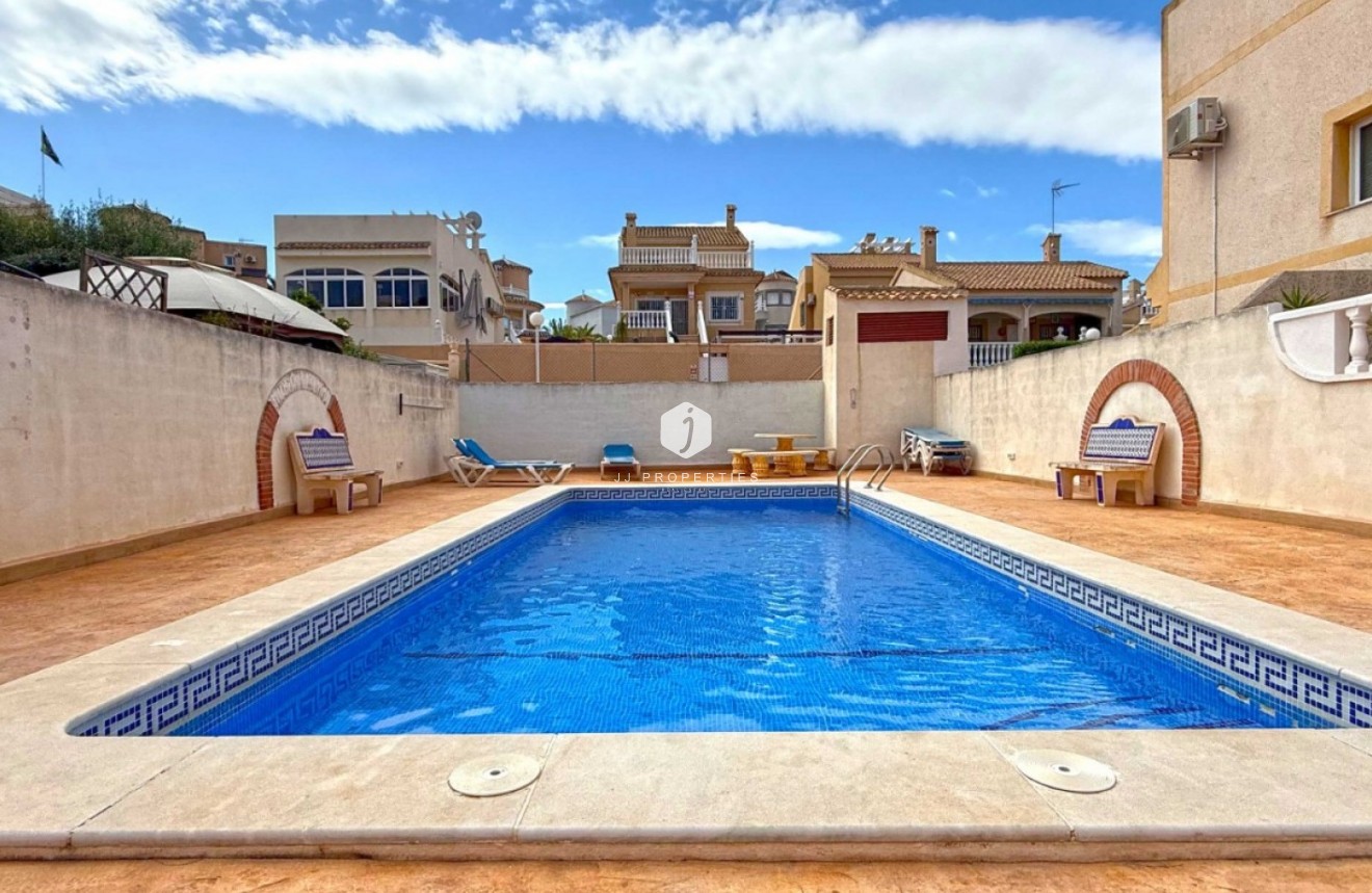 Tweedehands - Chalet -
Orihuela Costa - Costa Blanca