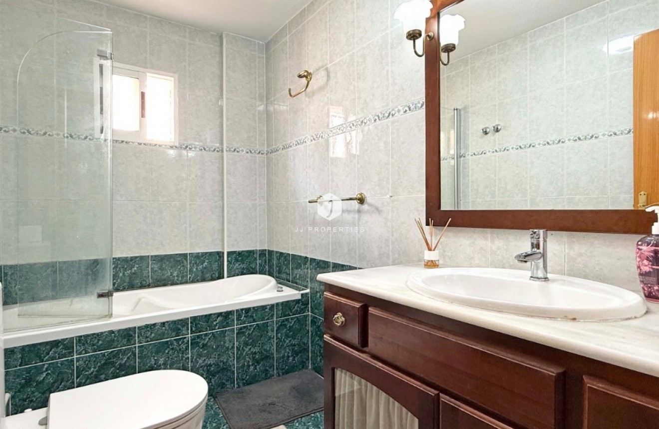 Tweedehands - Chalet -
Orihuela Costa - Costa Blanca