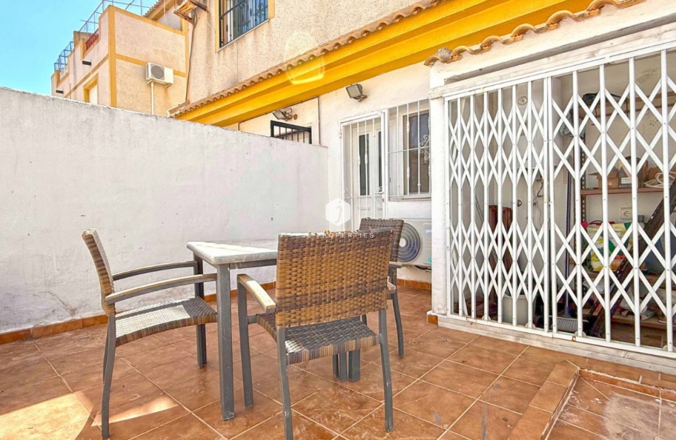 Tweedehands - Chalet -
Orihuela Costa - Costa Blanca
