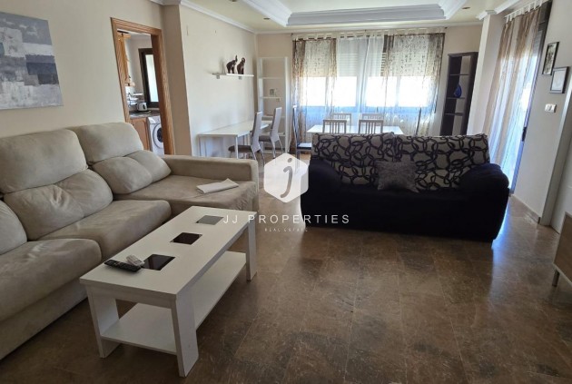 Z drugiej ręki - Mieszkanie w bloku -
Torrevieja