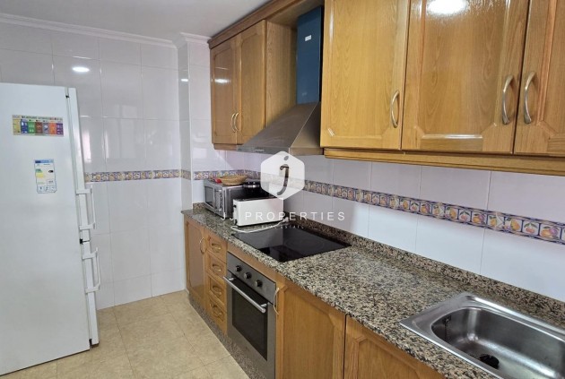 Z drugiej ręki - Mieszkanie w bloku -
Torrevieja