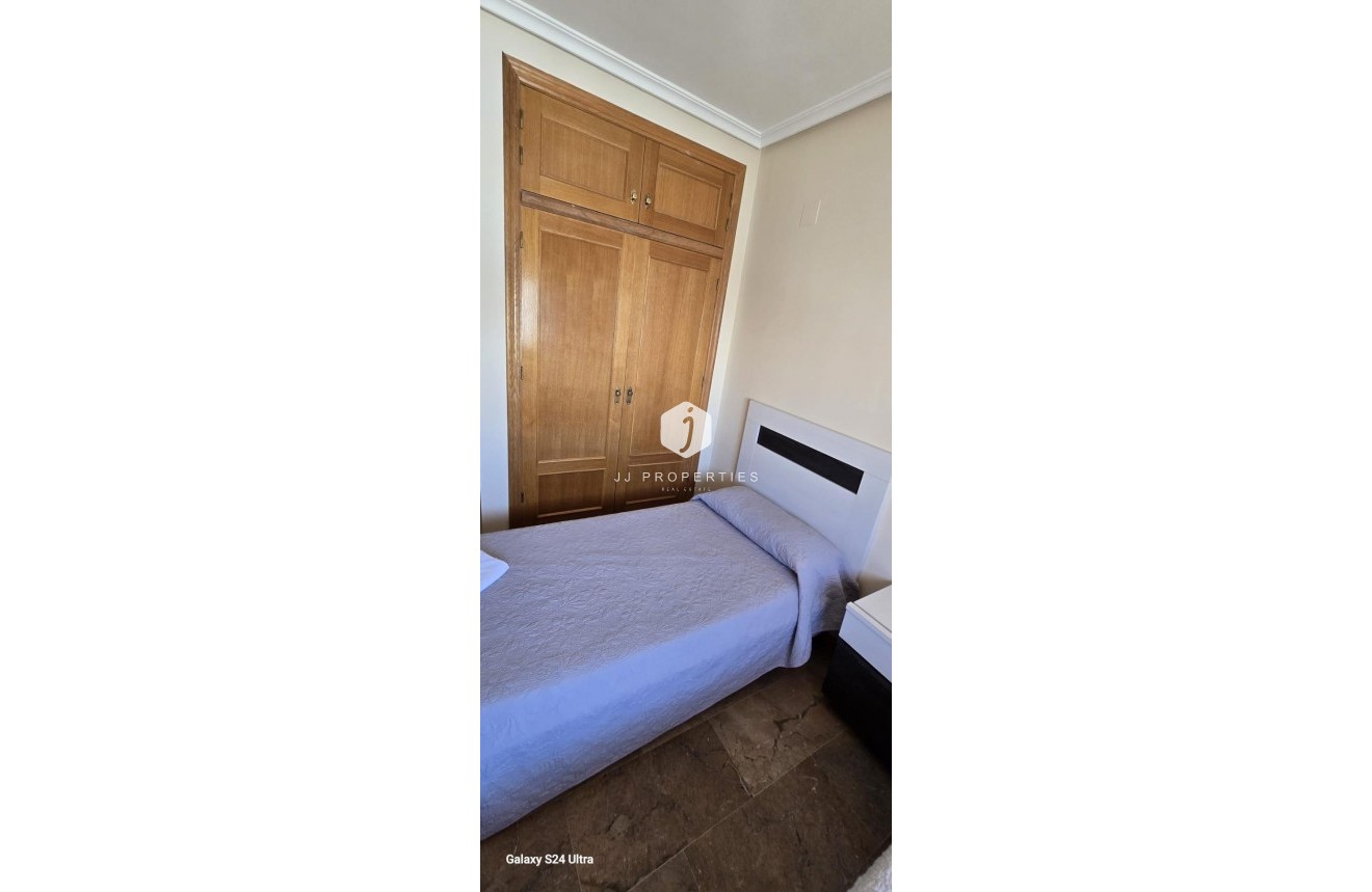 Z drugiej ręki - Mieszkanie w bloku -
Torrevieja