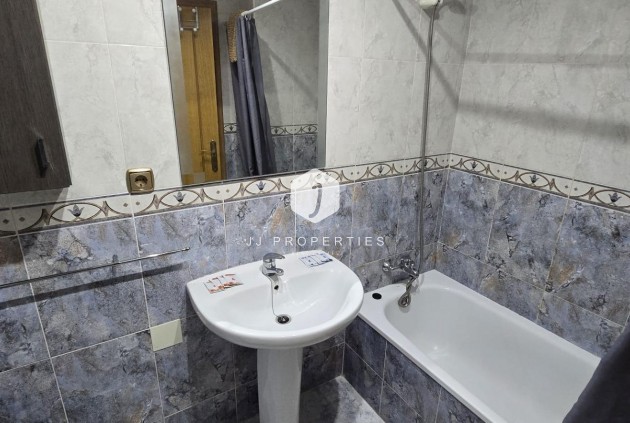 Z drugiej ręki - Mieszkanie w bloku -
Torrevieja