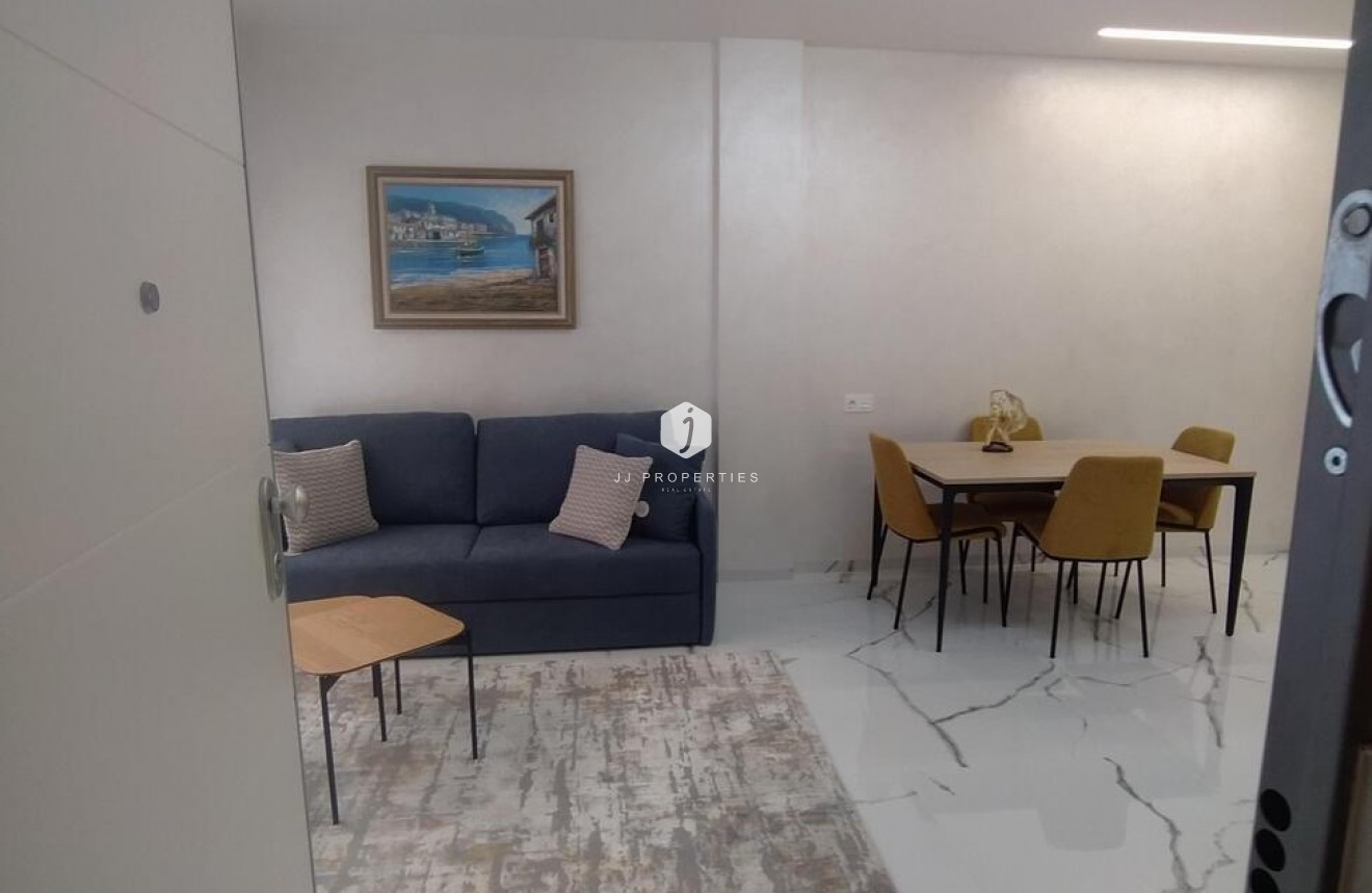 Tweedehands - Appartement / flat -
Torrevieja - Playa del Cura