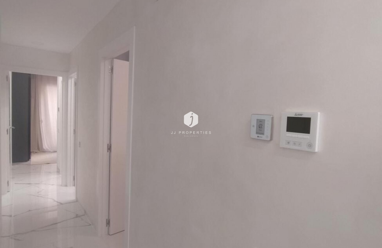 Tweedehands - Appartement / flat -
Torrevieja - Playa del Cura