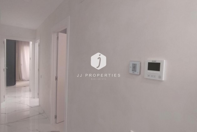 Tweedehands - Appartement / flat -
Torrevieja - Playa del Cura