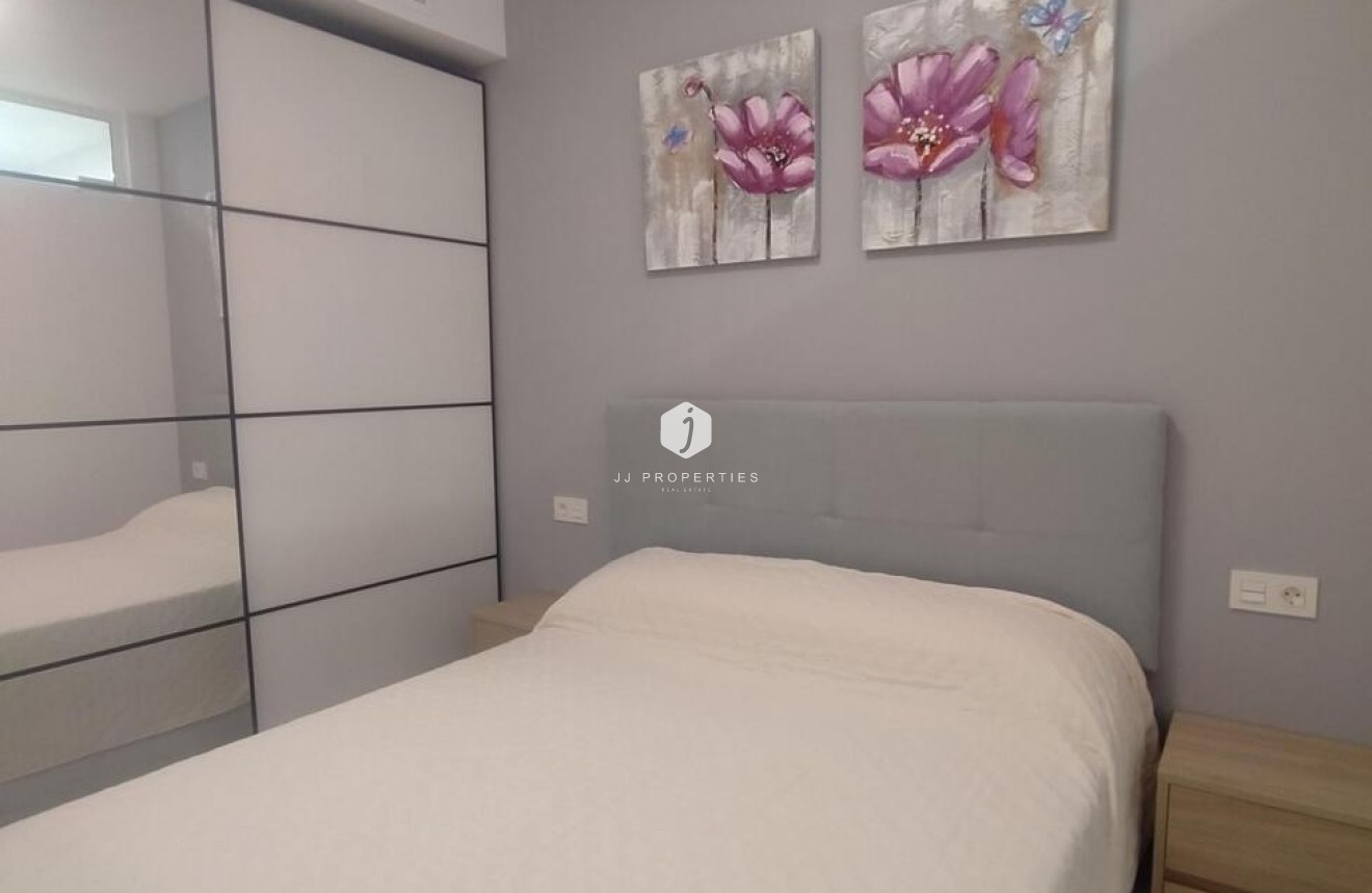 Tweedehands - Appartement / flat -
Torrevieja - Playa del Cura