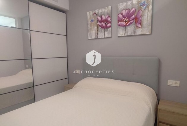 Tweedehands - Appartement / flat -
Torrevieja - Playa del Cura