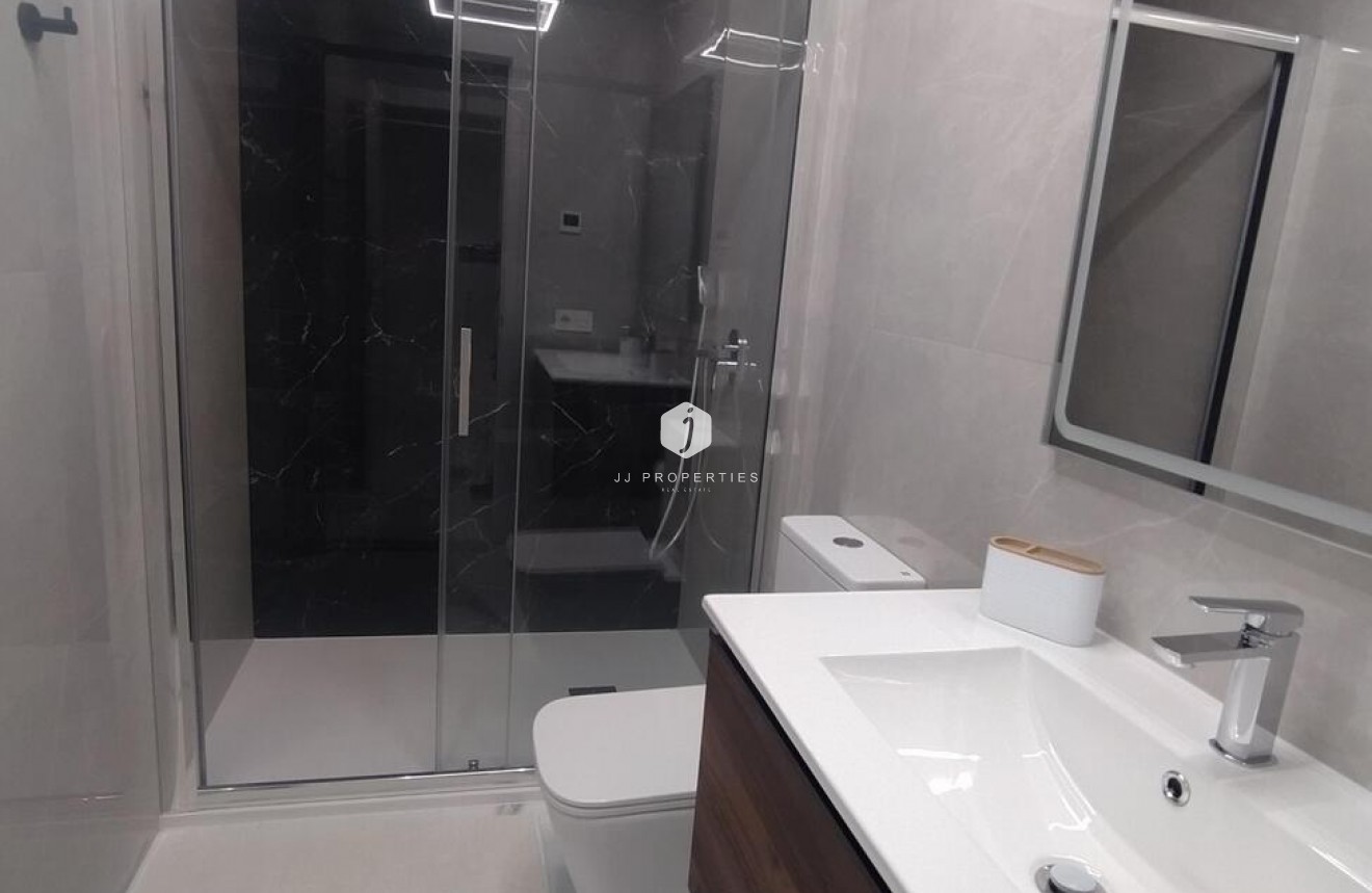 Tweedehands - Appartement / flat -
Torrevieja - Playa del Cura