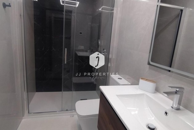 Tweedehands - Appartement / flat -
Torrevieja - Playa del Cura