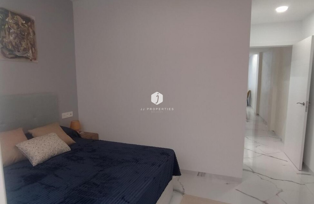 Tweedehands - Appartement / flat -
Torrevieja - Playa del Cura