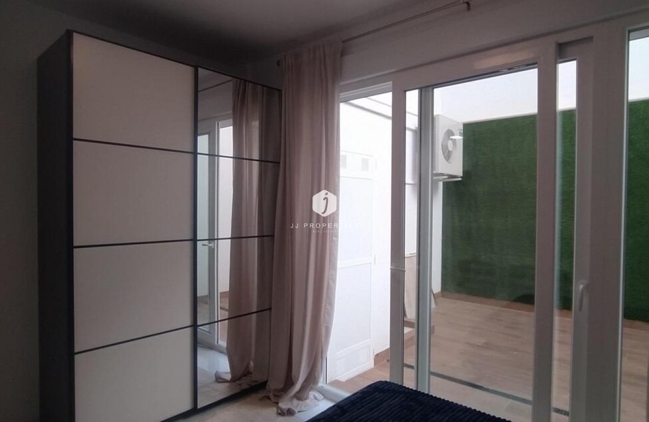 Tweedehands - Appartement / flat -
Torrevieja - Playa del Cura
