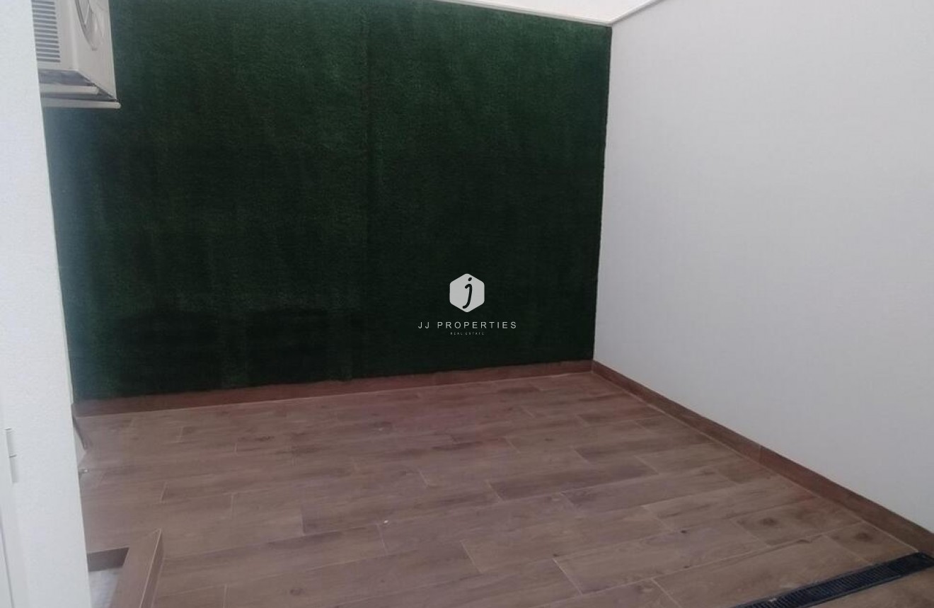 Tweedehands - Appartement / flat -
Torrevieja - Playa del Cura