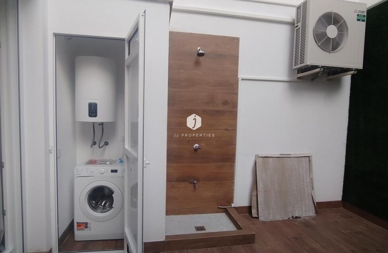 Tweedehands - Appartement / flat -
Torrevieja - Playa del Cura