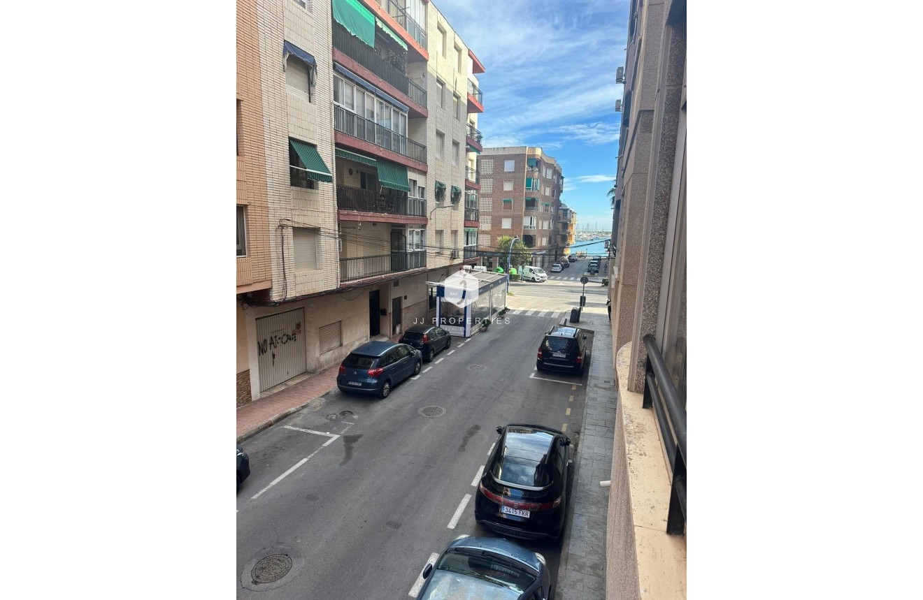 Tweedehands - Appartement / flat -
Torrevieja - El Acequión - Los Náufragos