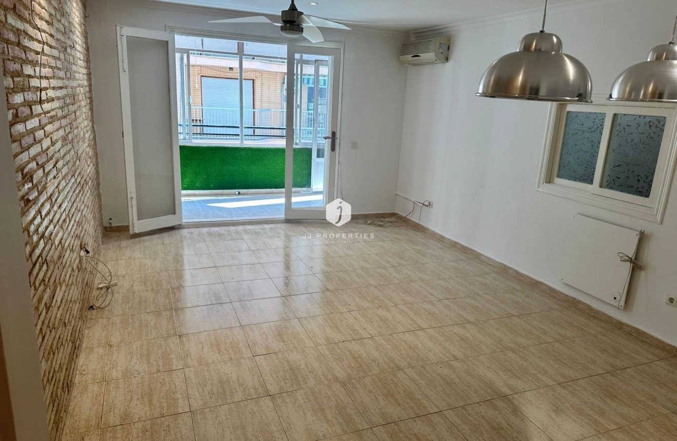 Tweedehands - Appartement / flat -
Torrevieja - El Acequión - Los Náufragos