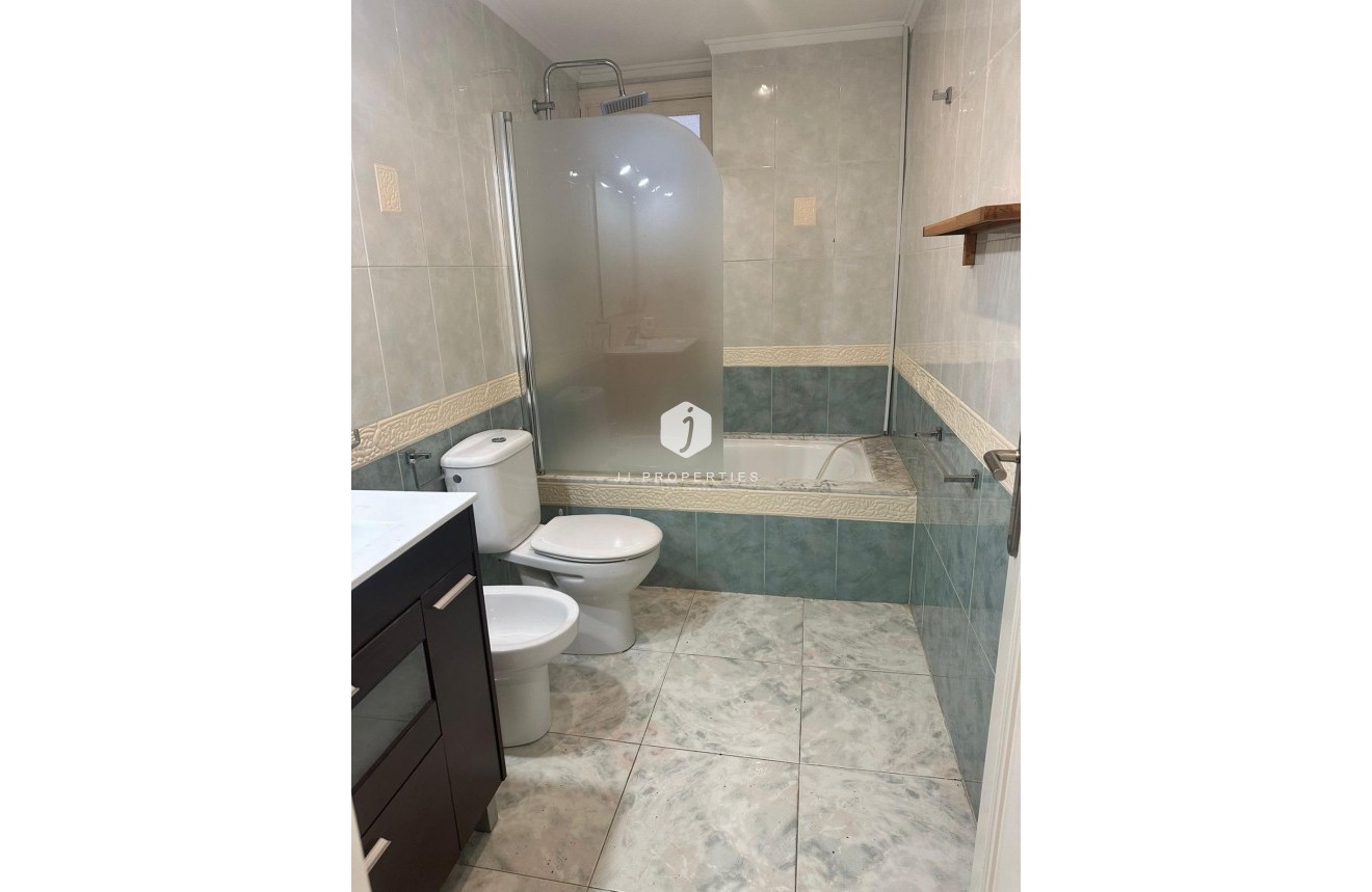 Tweedehands - Appartement / flat -
Torrevieja - El Acequión - Los Náufragos
