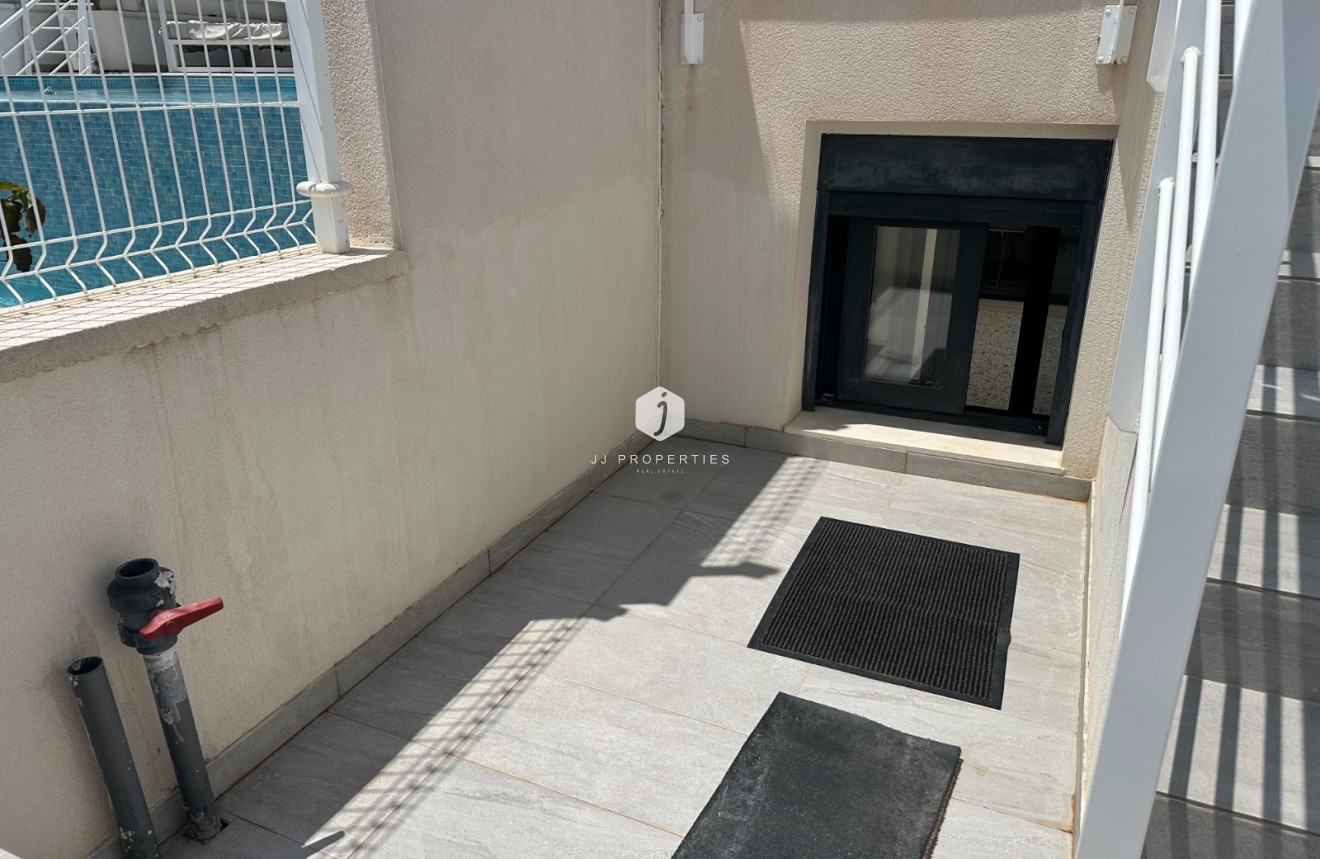 Tweedehands - Villa -
San Miguel de Salinas - Inland