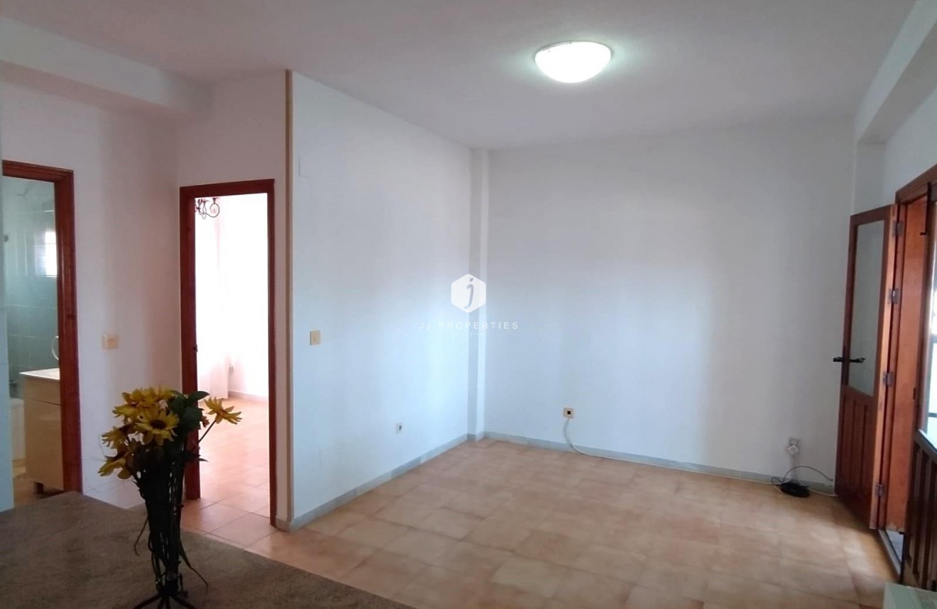 Tweedehands - Appartement / flat -
Torrevieja - La Mata Pueblo