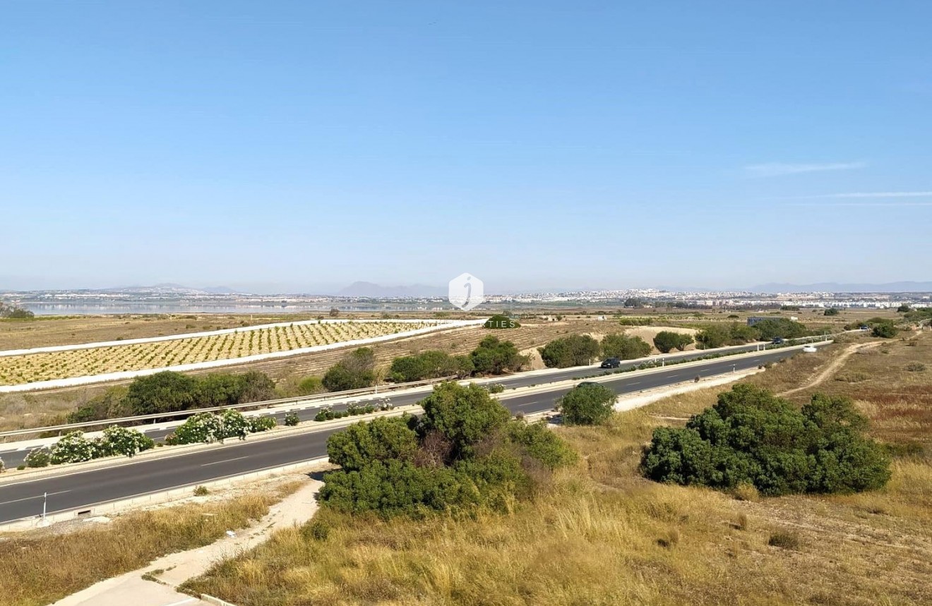 Tweedehands - Appartement / flat -
Torrevieja - La Mata Pueblo