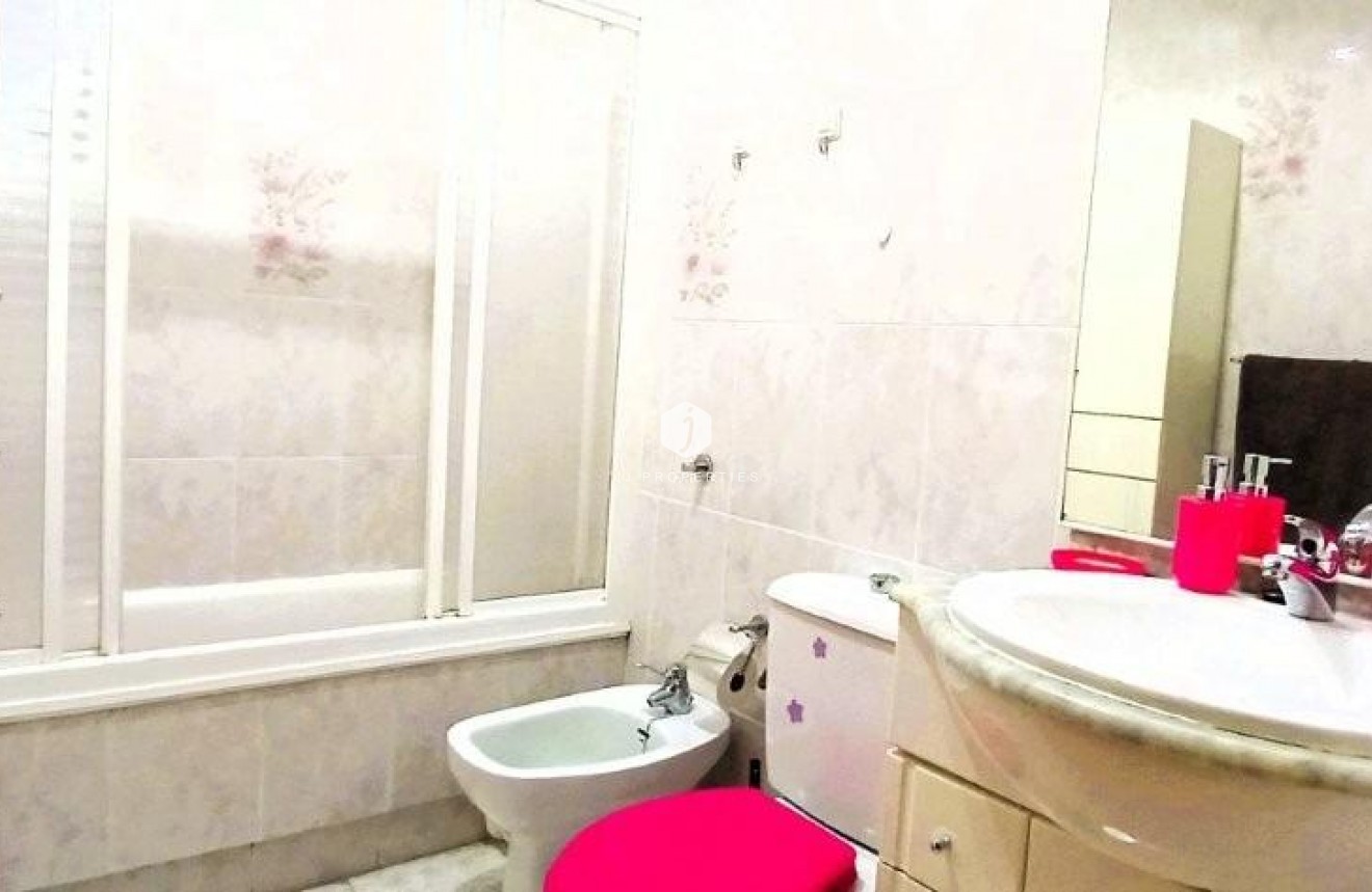 Tweedehands - Appartement / flat -
Torrevieja - Playa del Cura