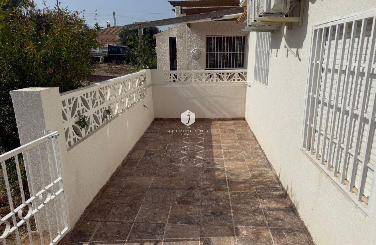 Tweedehands - Chalet -
Torrevieja - La Siesta - El Salado - Torreta