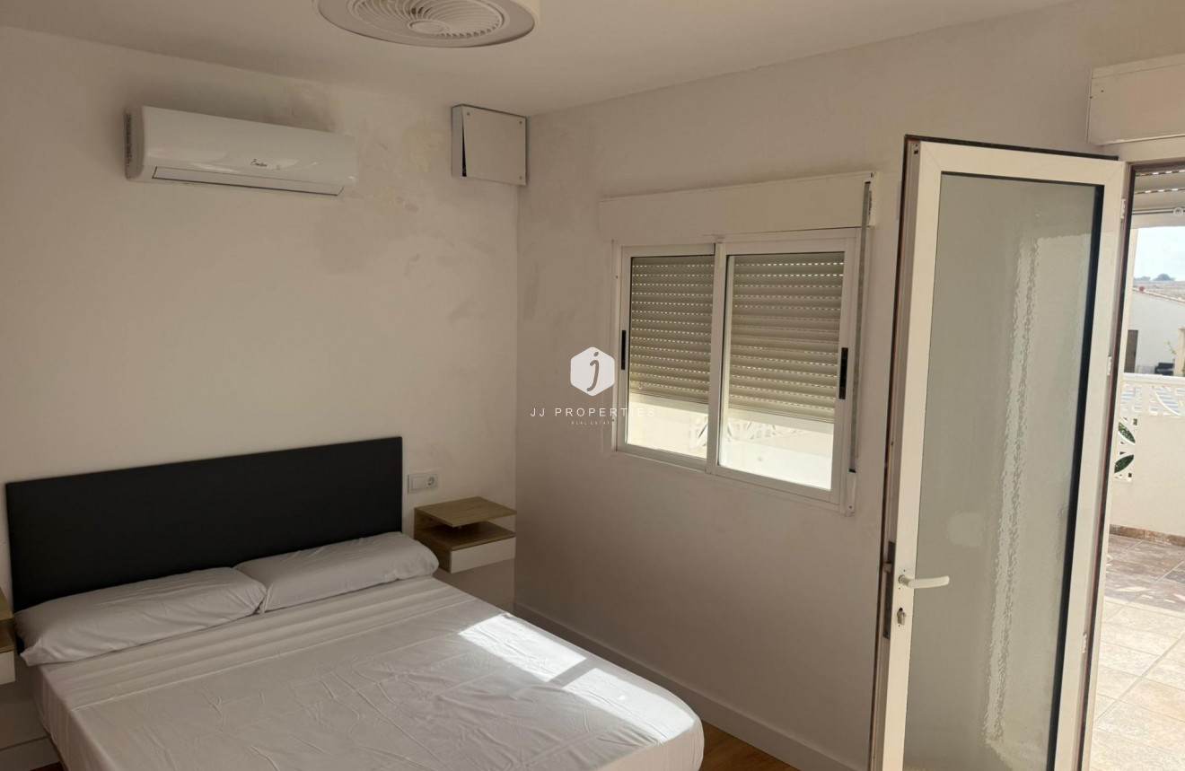 Tweedehands - Chalet -
Torrevieja - La Siesta - El Salado - Torreta