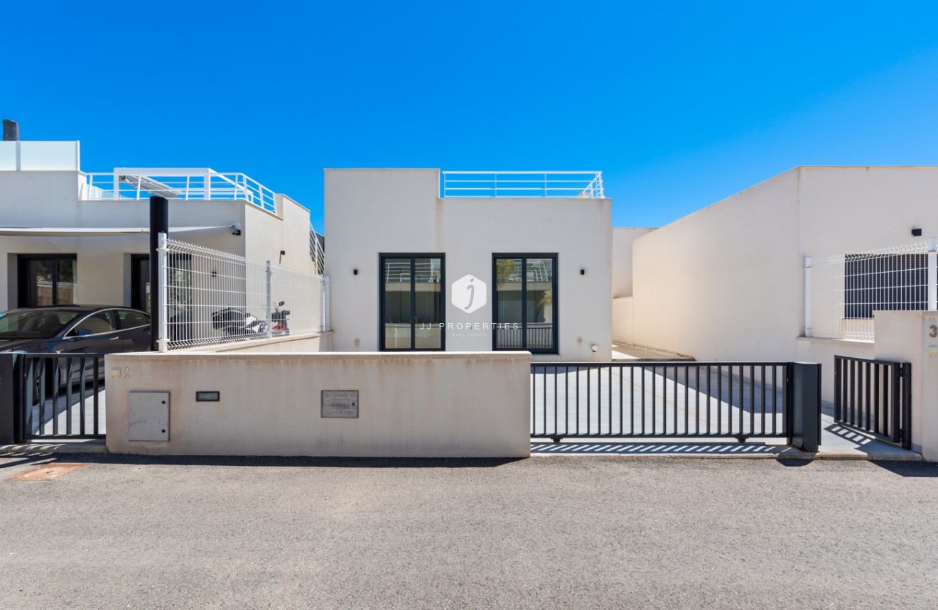 Tweedehands - Villa -
San Miguel de Salinas - Inland