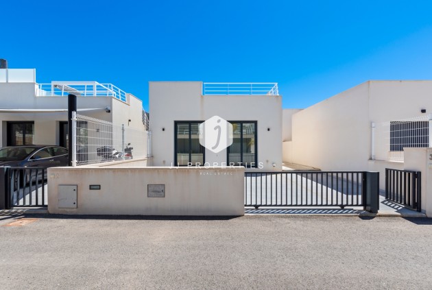 Tweedehands - Villa -
San Miguel de Salinas - Inland