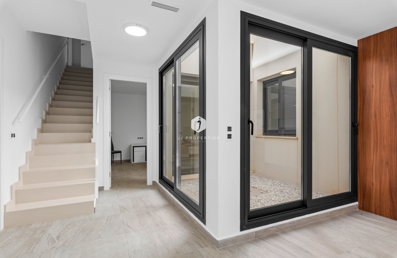 Tweedehands - Villa -
San Miguel de Salinas - Inland