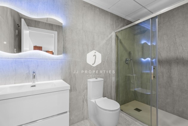 Tweedehands - Villa -
San Miguel de Salinas - Inland