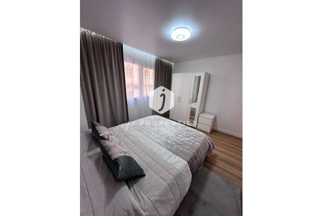 Z drugiej ręki - Mieszkanie w bloku -
Torrevieja - Estacion de autobuses