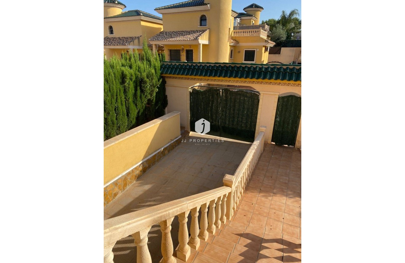 Tweedehands - Villa -
Orihuela Costa - Villamartín-las Filipinas