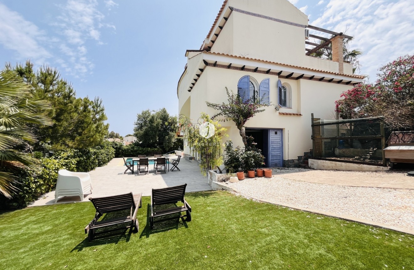 Tweedehands - Villa -
La Zenia - Costa Blanca