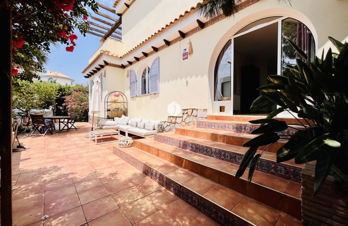 Tweedehands - Villa -
La Zenia - Costa Blanca