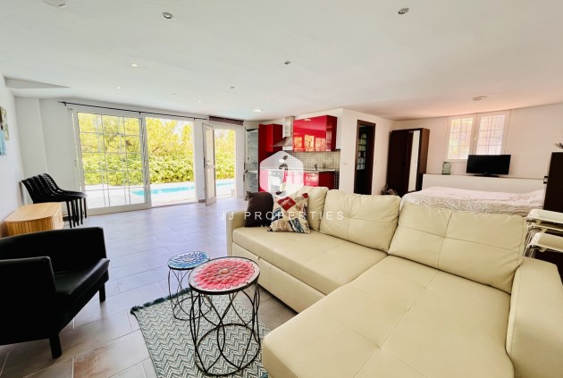 Tweedehands - Villa -
La Zenia - Costa Blanca