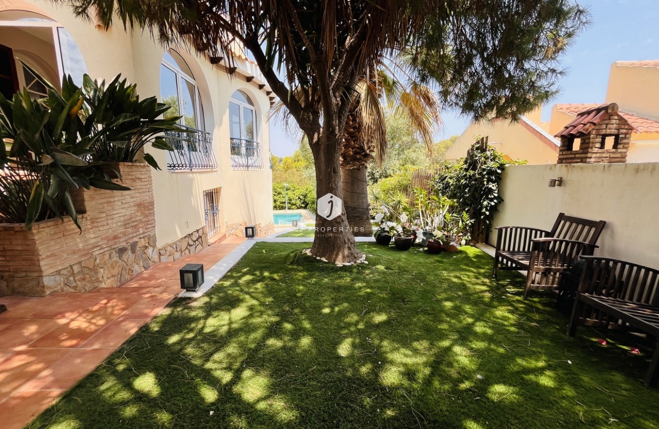 Tweedehands - Villa -
La Zenia - Costa Blanca