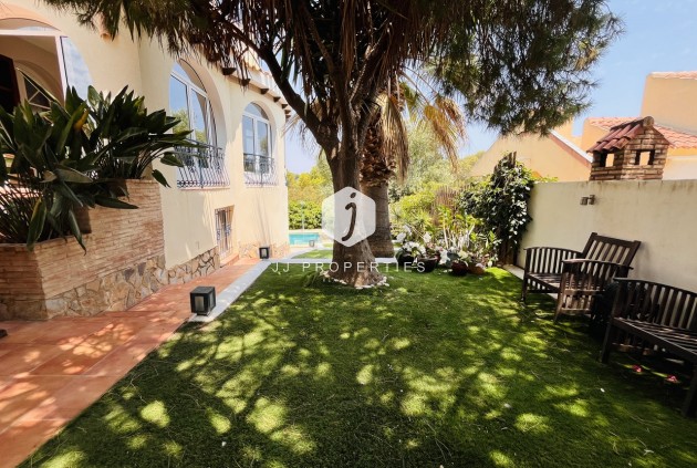 Tweedehands - Villa -
La Zenia - Costa Blanca