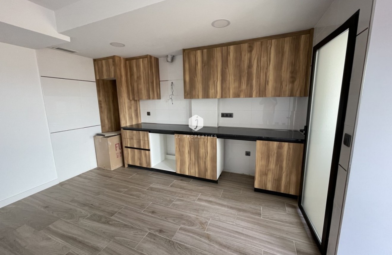 Tweedehands - Appartement / flat -
Algorfa - Inland