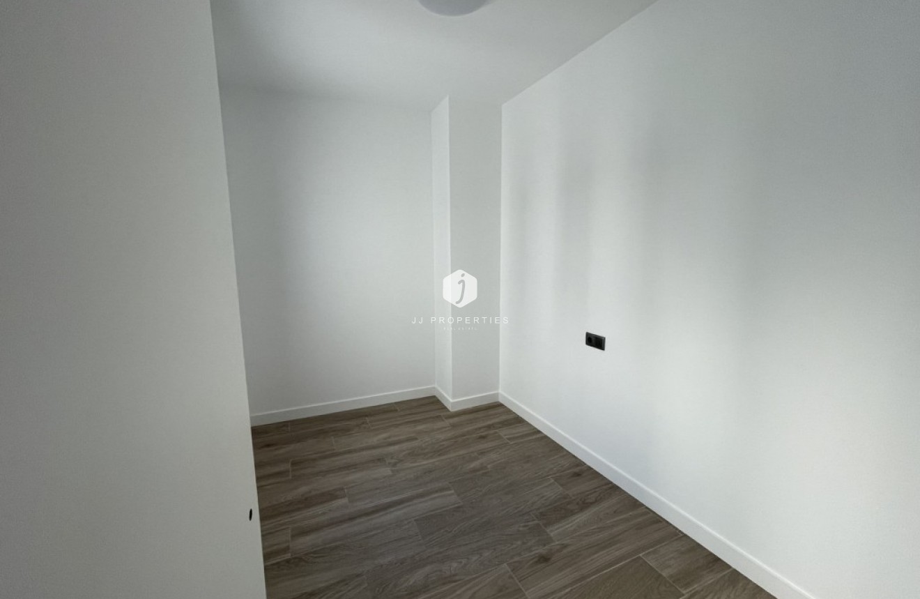 Tweedehands - Appartement / flat -
Algorfa - Inland