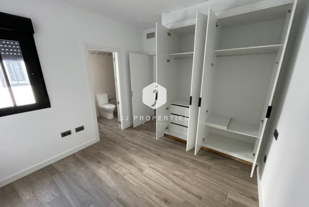 Tweedehands - Appartement / flat -
Algorfa - Inland