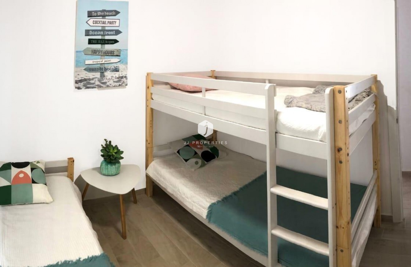 Z drugiej ręki - Mieszkanie w bloku -
Guardamar del Segura - Guardamar Playa