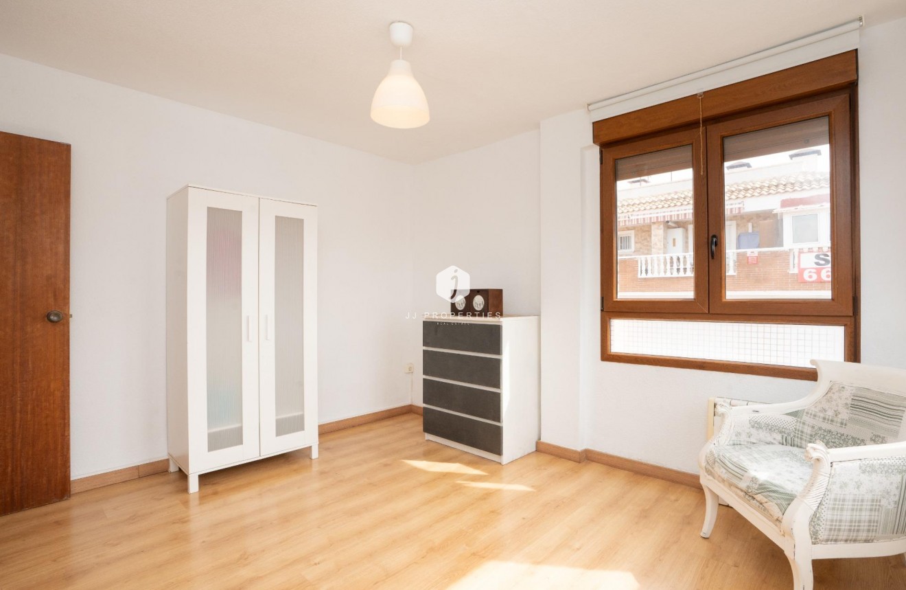 Tweedehands - Appartement / flat -
Torrevieja - El Acequión - Los Náufragos